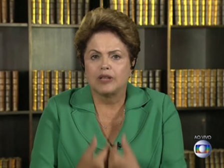 Presidente reeleita, Dilma Rousseff (PT), concede uma entrevista para o Jornal Nacional desta segunda-feira (Foto: Reprodução/Globo)