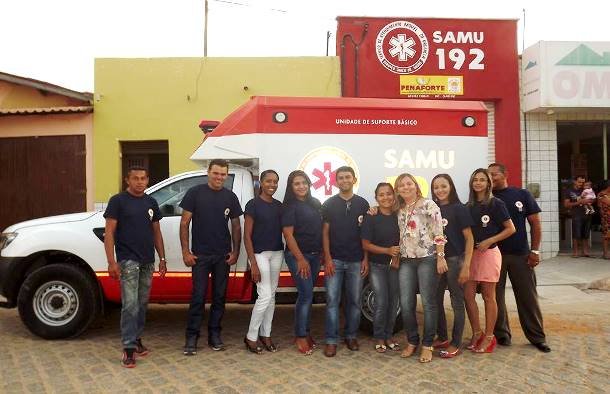 Ambulância e equipe do Samu em Penaforte-CE | Foto reprodução do Facebook