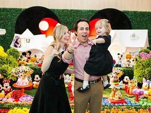 Casal e a filha morreram durante queda de helicóptero (Foto: Reprodução/Facebook)