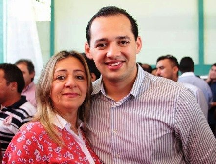 Dena Oliveira é irmã do Senador Eunício Oliveira
