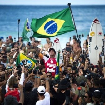 Medina celebrou o título mundial na última sexta-feira, no Havaí (FOTO: REPRODUÇÃO/FACEBOOK)