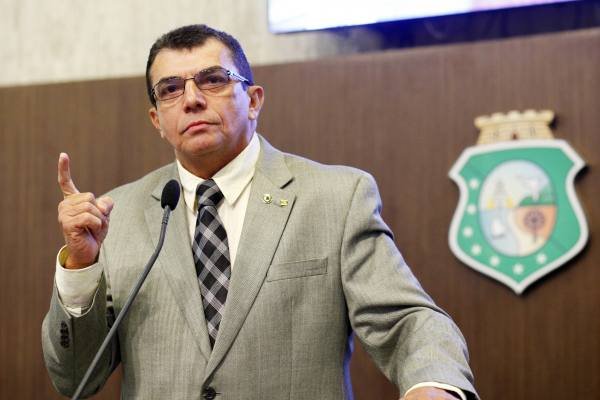 Ely Aguiar aponta Saúde e Segurança como prioridades para 2015