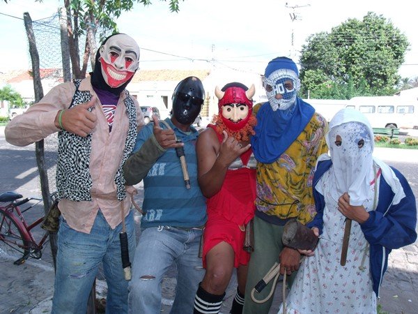 Caretas pousam pra foto | Foto Alecx Silva | Agência OKariri