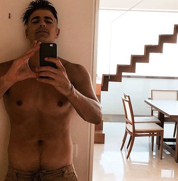 reynaldo-gianecchi-ator-sem-camisa