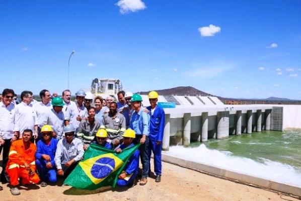 A presidenta Dilma Rousseff participa da solenidade de entrega de uma estação de bombeamento do Projeto de Integração do São Francisco | Foto: Divulgação