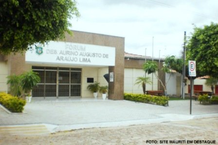 Fachada do fórum de Mauriti-CE