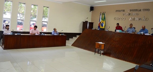 Apenas os parlamentares da oposição compareceram na sessão | Foto: Agência OKariri