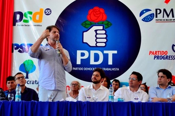 Cid Gomes em discurço, quando por ocasião do encontro reginão do PDT em Milagres-CE | Foto: Divulgação