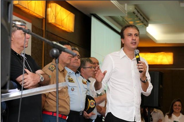 Camilo particou da abertura do Seminário dos Conselhos Comunitários de Defesa Social neste sábado (6) em Fortaleza (Foto: Fabiane de Paula/Diário do Nordeste)
