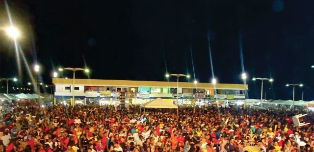 Público da noite de abertura do FestMilagres (Foto: PiJ Divulgações)