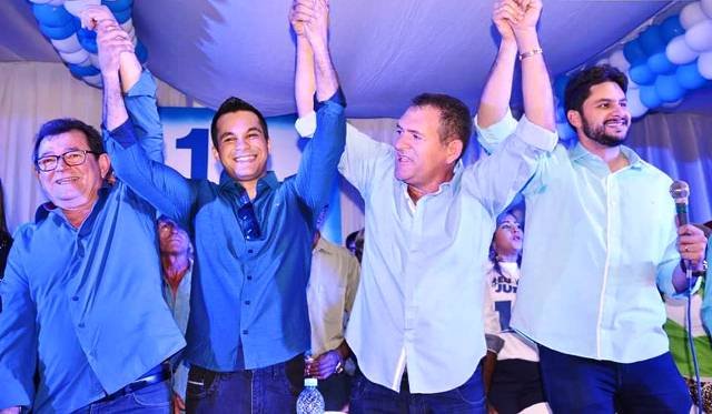Mano Morais (ao lado do prefeito Guilherme Landim) é o candidato da oposição (Foto: Reprodução/Facebook)