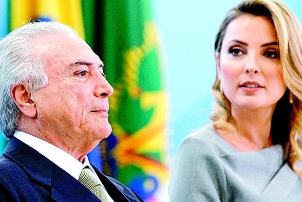 Michel Temer ao lado da esposa no Palácio do Planalto (Foto: Beto Barata / PR)