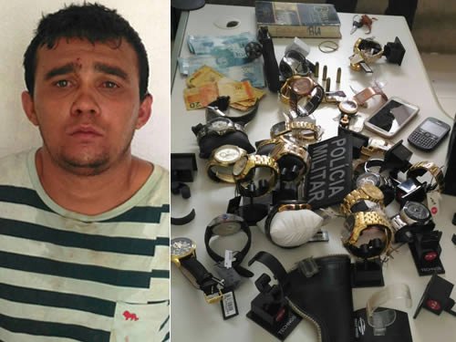  Samuel ao lado do dinheiro, mercadoria e arma apreendidos (Foto: Reprodução)