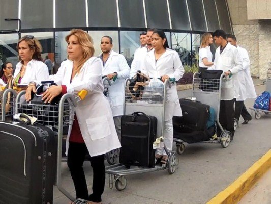 "Mais Médicos" chegaram ao Ceará em 2013 com contrato de trabalho de três anos (Foto: TV Verdes Mares/Reprodução)
