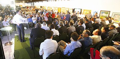 Governador Camilo Santana apresentando ações de segurança hídrica (Foto : Governo do Ceará)
