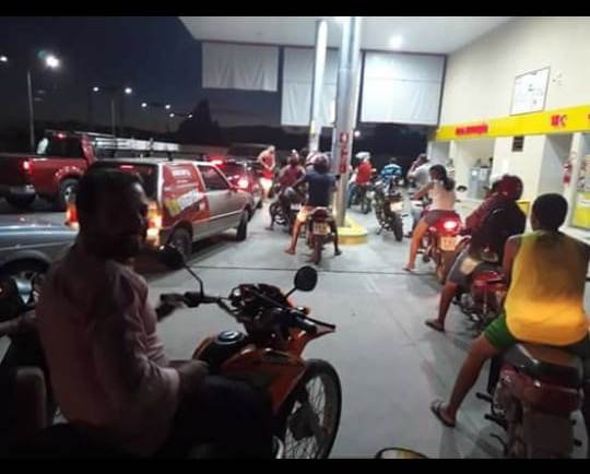 Filas nos postos de Milagres