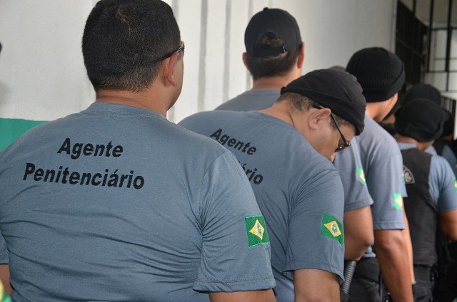 Agentes Penitenciários
