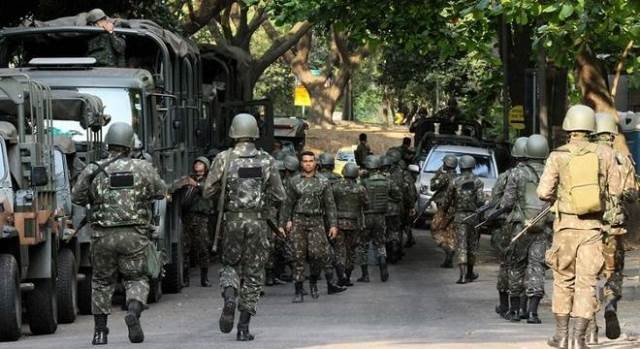 Exercito no R